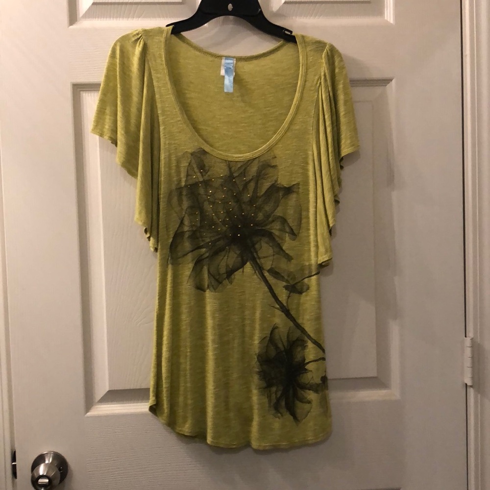 Annabelle green floral top with flare sleeves